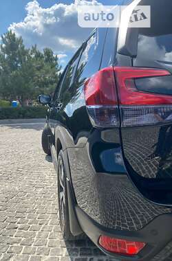 Позашляховик / Кросовер Subaru Forester 2021 в 