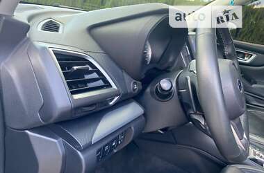 Позашляховик / Кросовер Subaru Forester 2021 в 