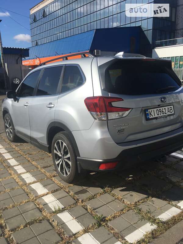 Внедорожник / Кроссовер Subaru Forester 2022 в Киеве