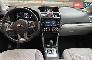 Внедорожник / Кроссовер Subaru Forester 2017 в 