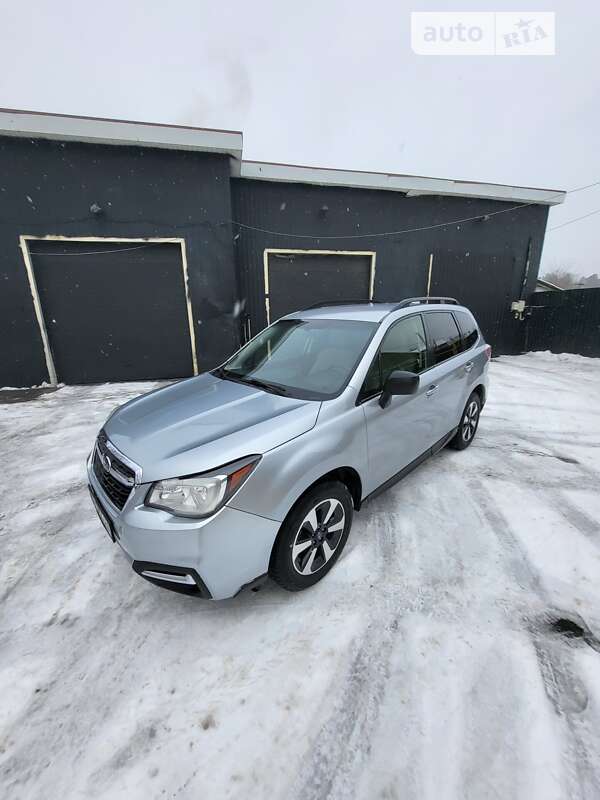 Позашляховик / Кросовер Subaru Forester 2017 в Києві