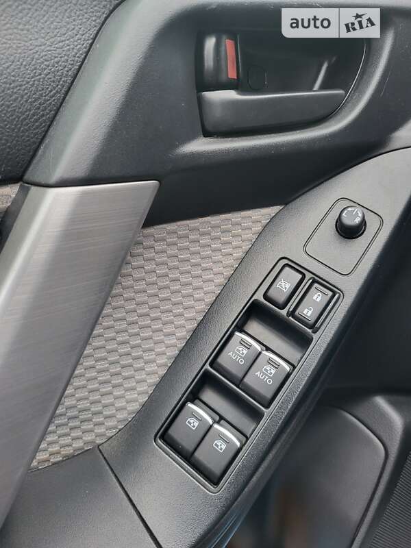 Позашляховик / Кросовер Subaru Forester 2017 в Києві