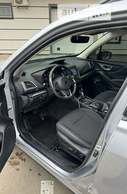 Внедорожник / Кроссовер Subaru Forester 2019 в 