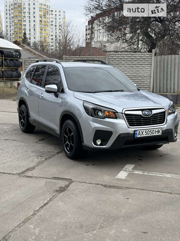 Внедорожник / Кроссовер Subaru Forester 2019 в 
