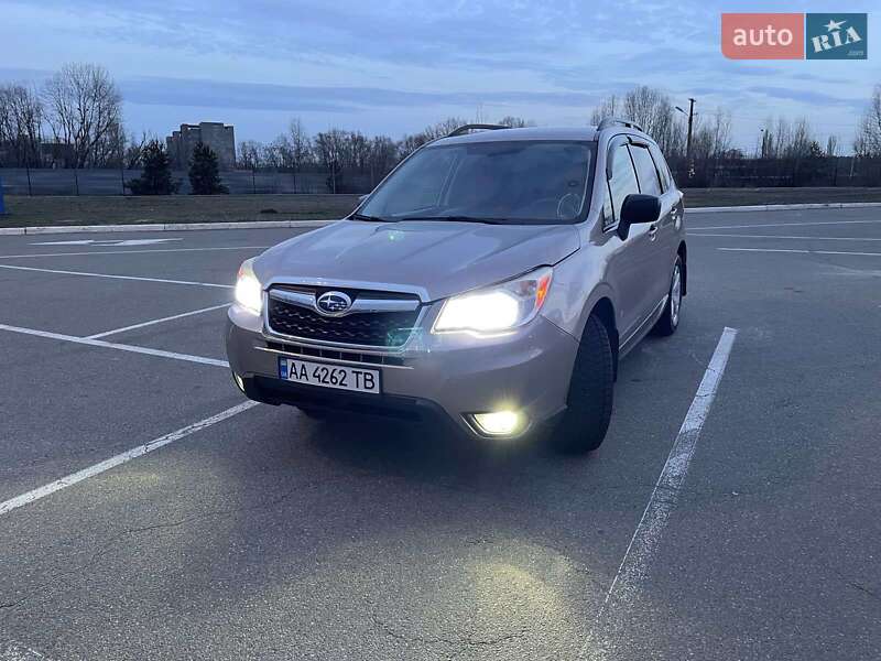 Позашляховик / Кросовер Subaru Forester 2016 в Києві