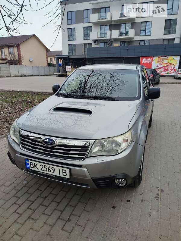 Внедорожник / Кроссовер Subaru Forester 2010 в Ровно
