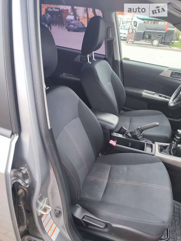 Внедорожник / Кроссовер Subaru Forester 2010 в Ровно