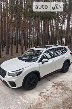 Внедорожник / Кроссовер Subaru Forester 2019 в Вараше