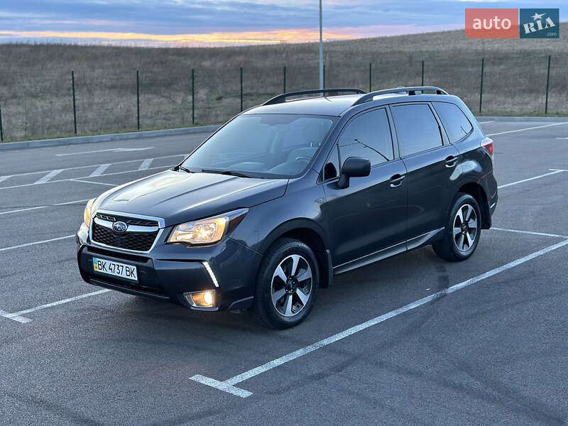 Позашляховик / Кросовер Subaru Forester 2017 в Рівному