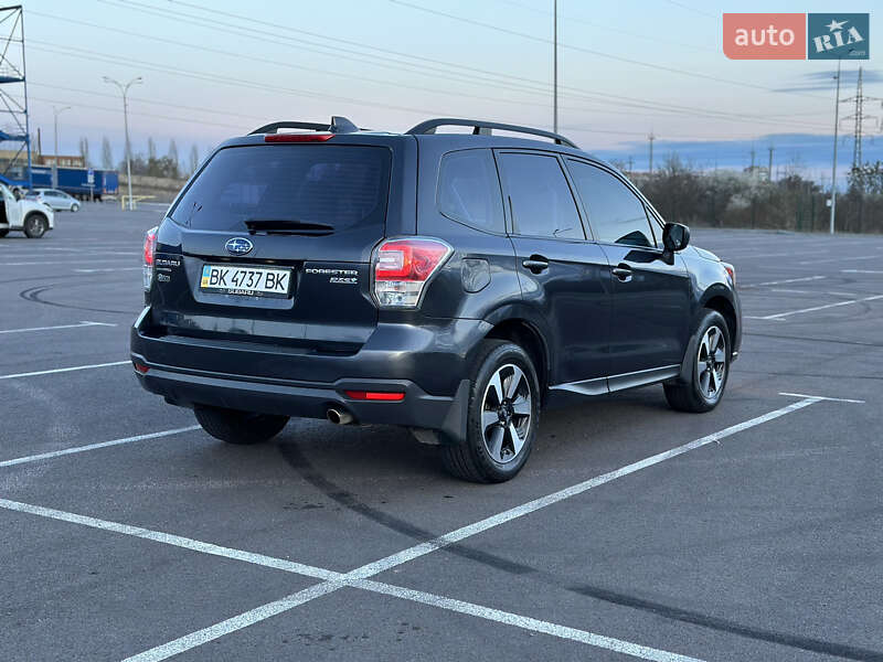Позашляховик / Кросовер Subaru Forester 2017 в Рівному