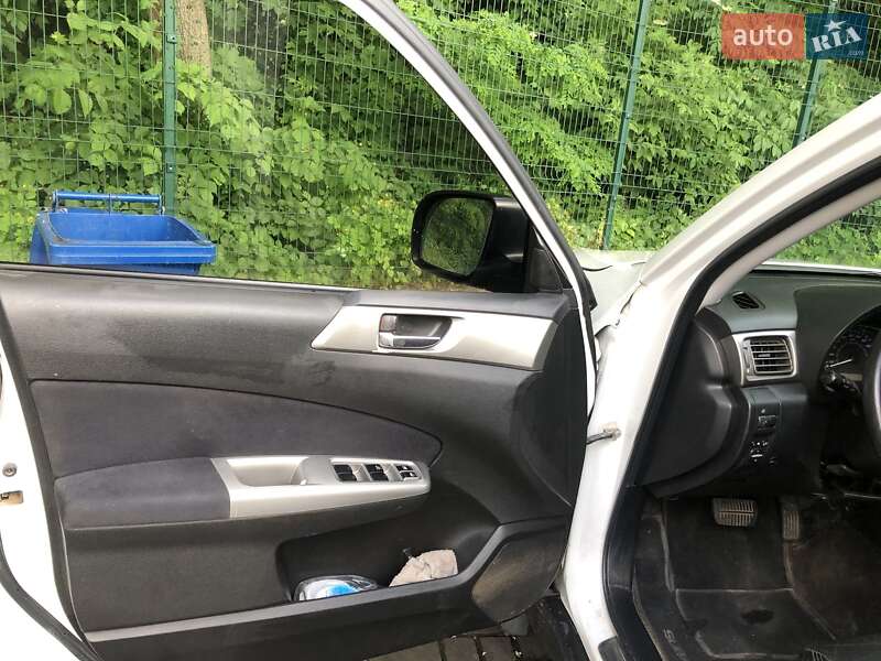 Позашляховик / Кросовер Subaru Forester 2010 в Києві