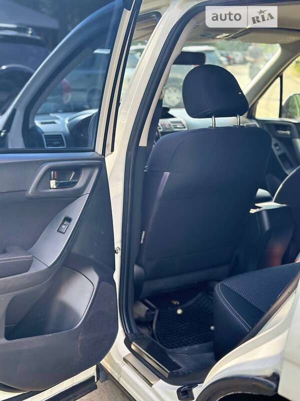 Позашляховик / Кросовер Subaru Forester 2015 в Дніпрі