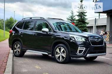 Внедорожник / Кроссовер Subaru Forester 2020 в Киеве