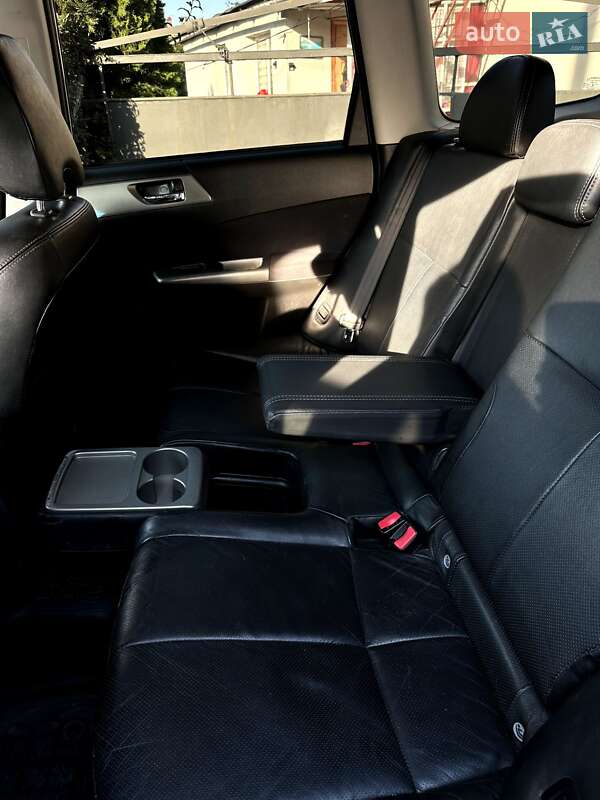 Внедорожник / Кроссовер Subaru Forester 2010 в Львове