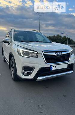 Позашляховик / Кросовер Subaru Forester 2019 в Києві