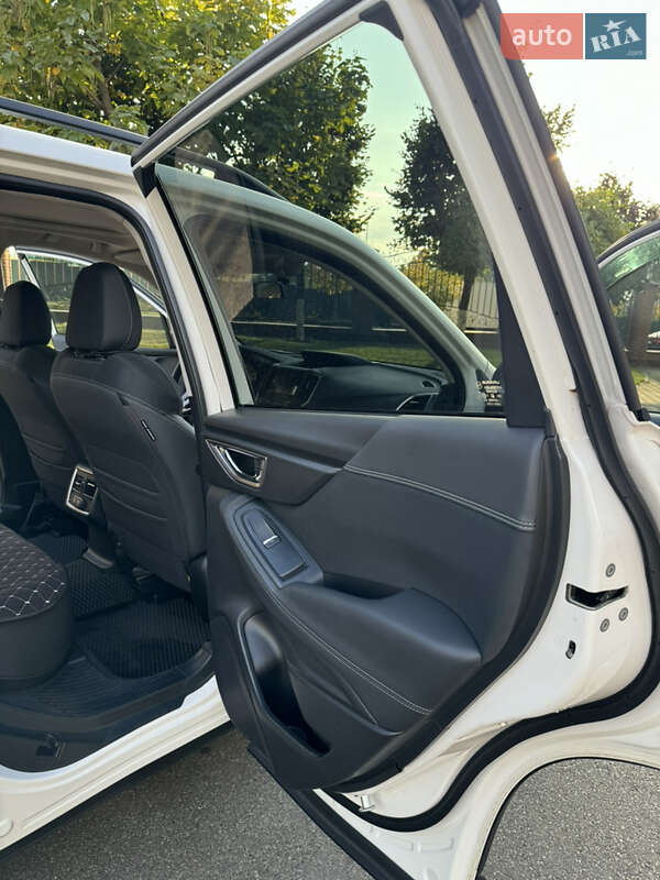 Позашляховик / Кросовер Subaru Forester 2019 в Києві