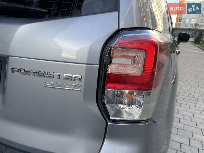 Внедорожник / Кроссовер Subaru Forester 2016 в Ивано-Франковске