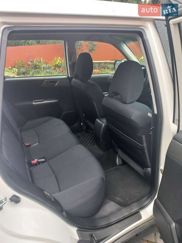 Внедорожник / Кроссовер Subaru Forester 2011 в Ровно