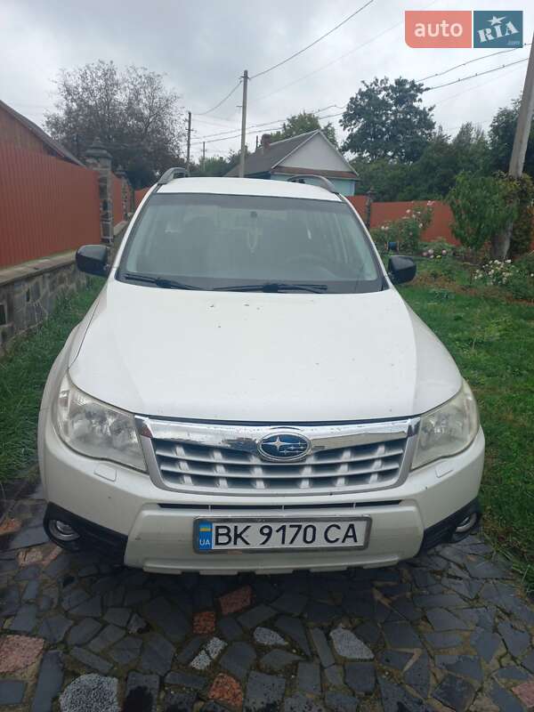 Внедорожник / Кроссовер Subaru Forester 2011 в Ровно
