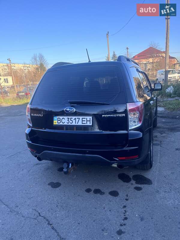 Внедорожник / Кроссовер Subaru Forester 2010 в Львове