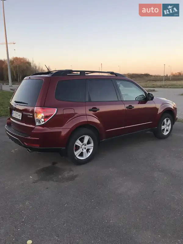 Внедорожник / Кроссовер Subaru Forester 2010 в 