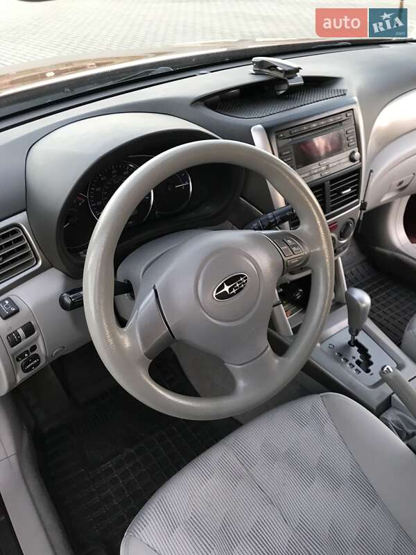 Позашляховик / Кросовер Subaru Forester 2010 в Львові