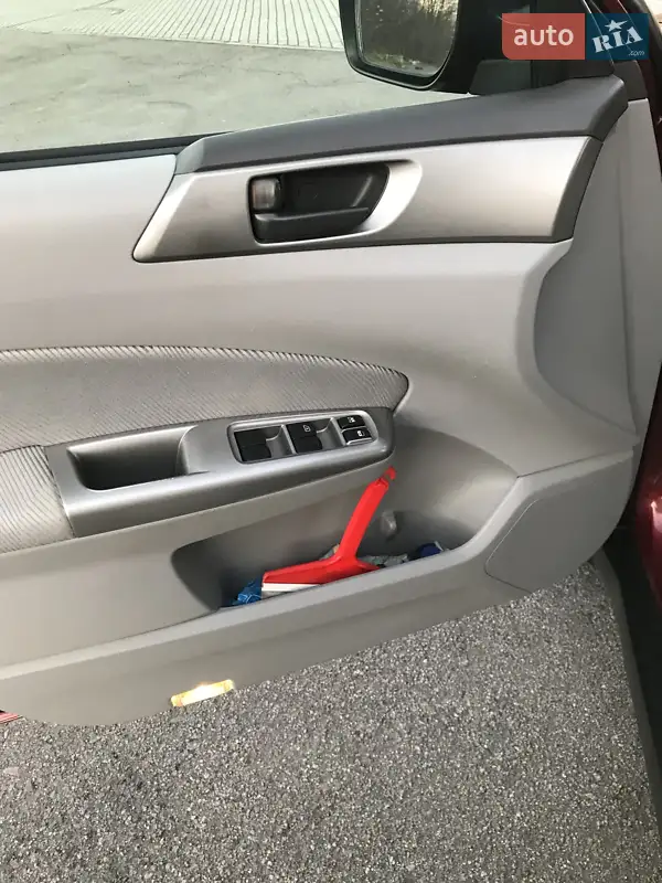 Внедорожник / Кроссовер Subaru Forester 2010 в 