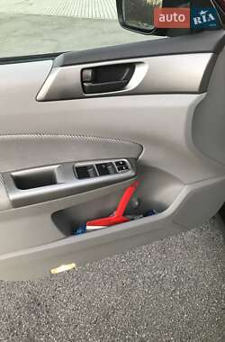 Внедорожник / Кроссовер Subaru Forester 2010 в 