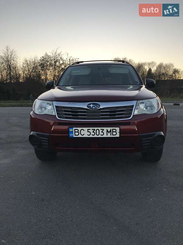Позашляховик / Кросовер Subaru Forester 2010 в Львові