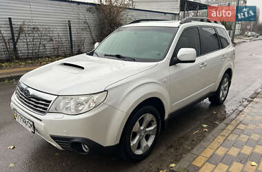 Позашляховик / Кросовер Subaru Forester 2010 в Києві