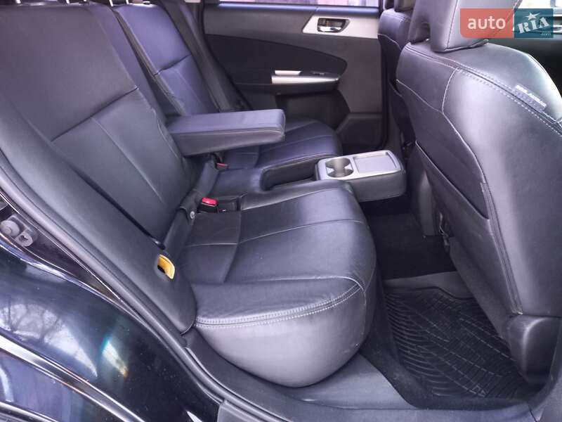 Внедорожник / Кроссовер Subaru Forester 2010 в Львове