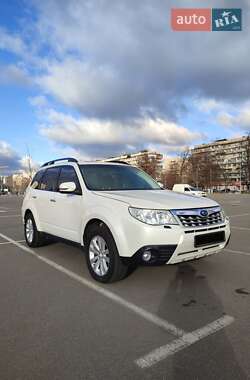 Позашляховик / Кросовер Subaru Forester 2011 в Києві