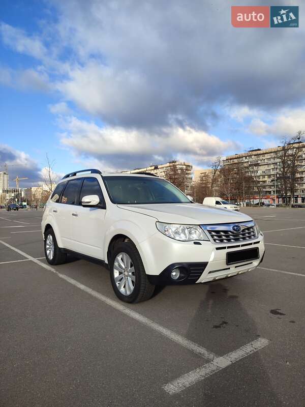 Внедорожник / Кроссовер Subaru Forester 2011 в Киеве