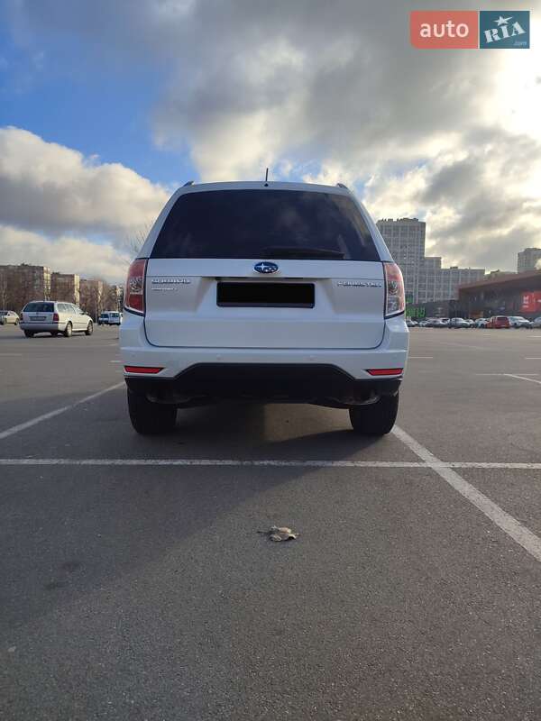 Внедорожник / Кроссовер Subaru Forester 2011 в Киеве