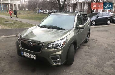 Внедорожник / Кроссовер Subaru Forester 2019 в Киеве