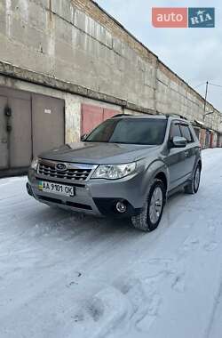 Позашляховик / Кросовер Subaru Forester 2011 в Києві