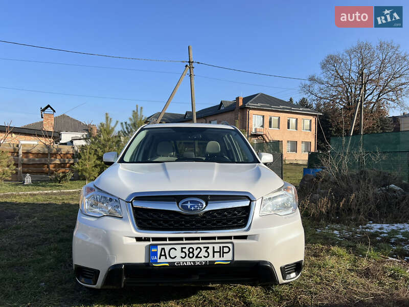 Внедорожник / Кроссовер Subaru Forester 2014 в 