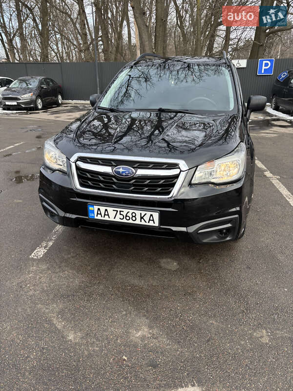 Позашляховик / Кросовер Subaru Forester 2016 в Києві
