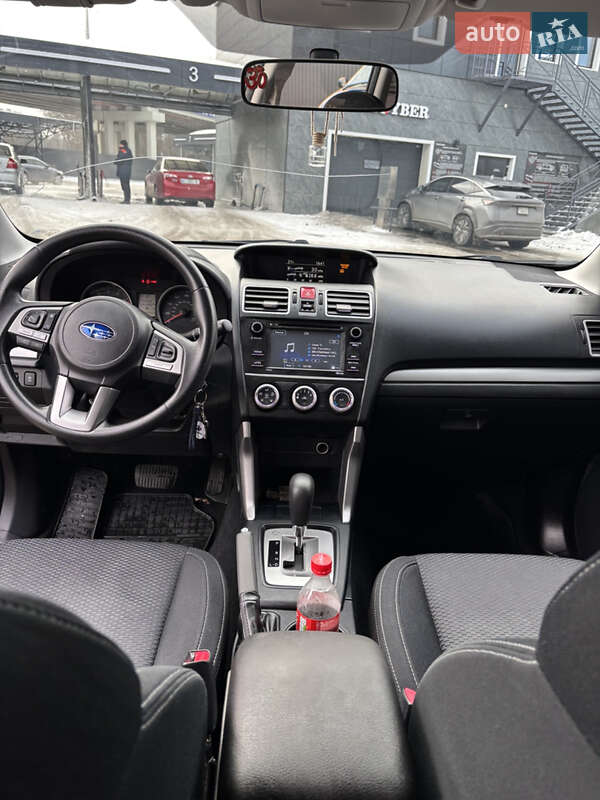 Позашляховик / Кросовер Subaru Forester 2016 в Києві