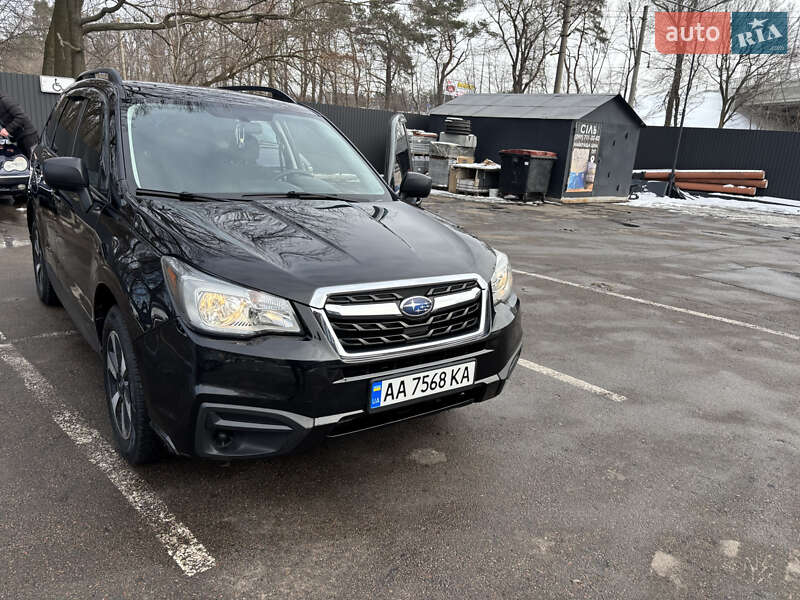 Позашляховик / Кросовер Subaru Forester 2016 в Києві