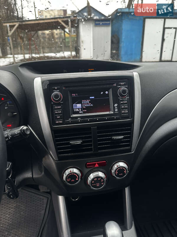 Позашляховик / Кросовер Subaru Forester 2012 в Києві