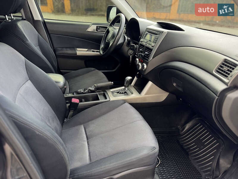 Позашляховик / Кросовер Subaru Forester 2008 в Києві