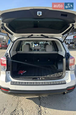 Позашляховик / Кросовер Subaru Forester 2017 в Ужгороді