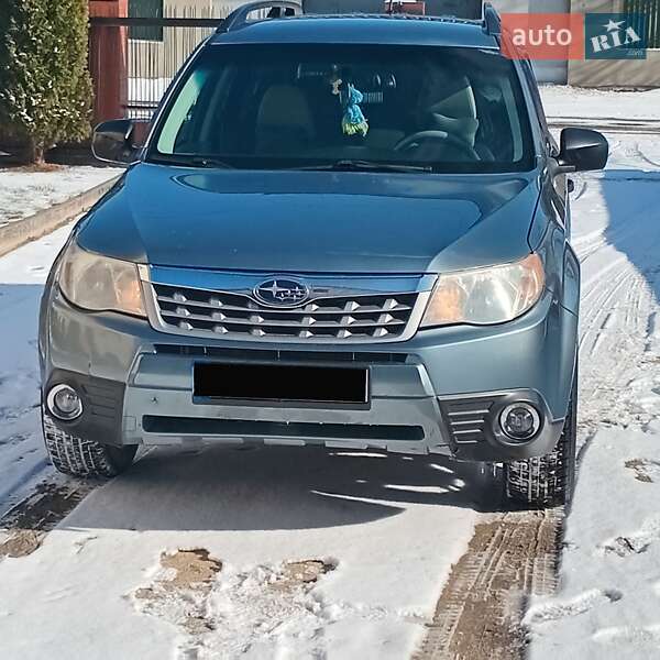 Внедорожник / Кроссовер Subaru Forester 2011 в 