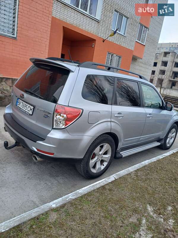 Внедорожник / Кроссовер Subaru Forester 2012 в Вараше