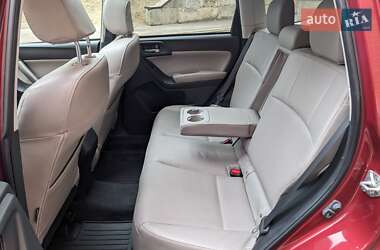 Внедорожник / Кроссовер Subaru Forester 2014 в 