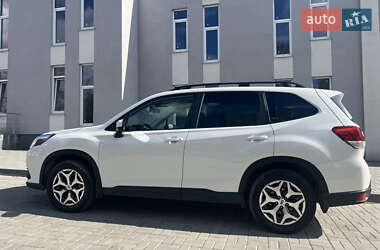 Внедорожник / Кроссовер Subaru Forester 2022 в 