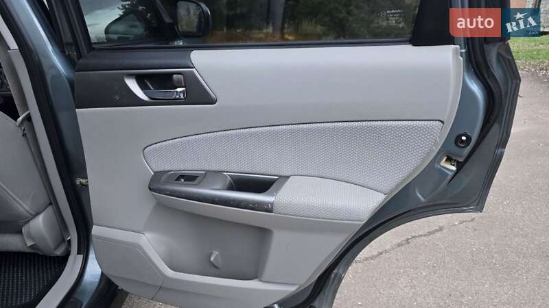 Позашляховик / Кросовер Subaru Forester 2011 в Трускавці
