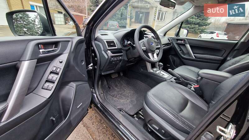 Позашляховик / Кросовер Subaru Forester 2016 в Дніпрі