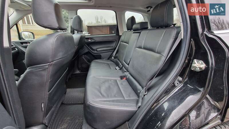 Позашляховик / Кросовер Subaru Forester 2016 в Дніпрі